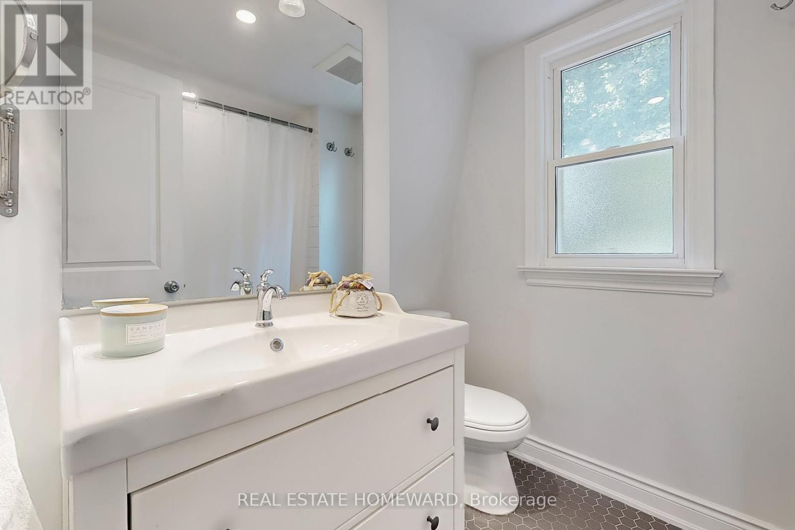 48 Holley Avenue, Toronto (Weston), Ontario  M9N 2C5 - Photo 28 - W12344291