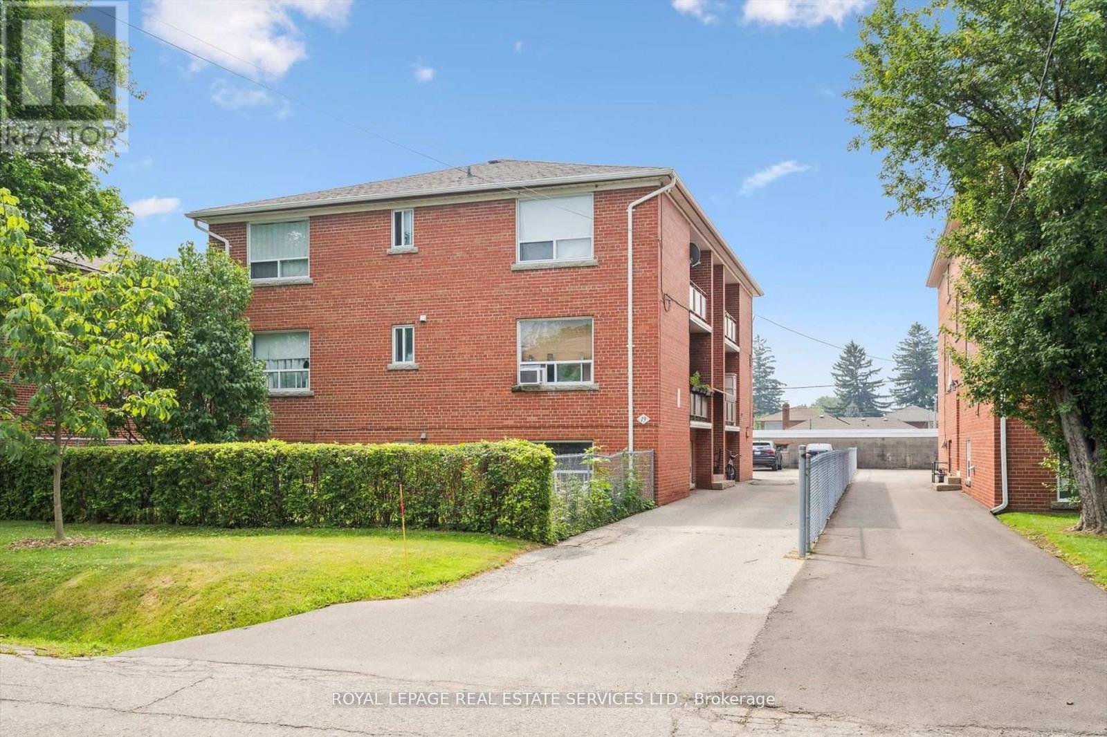 19 DOVER DRIVE N, Toronto, Ontario