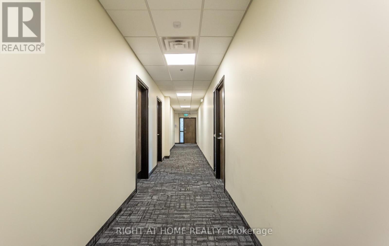 212 - 1670 North Service Road E, Oakville (Qe Queen Elizabeth), Ontario  L6H 7G3 - Photo 11 - W12347407
