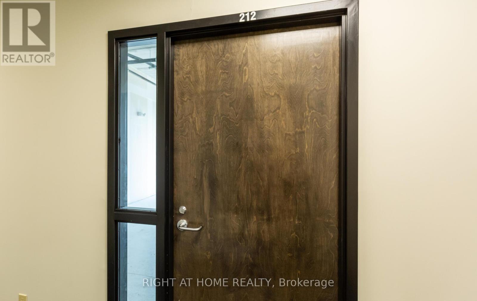 212 - 1670 North Service Road E, Oakville (Qe Queen Elizabeth), Ontario  L6H 7G3 - Photo 13 - W12347407