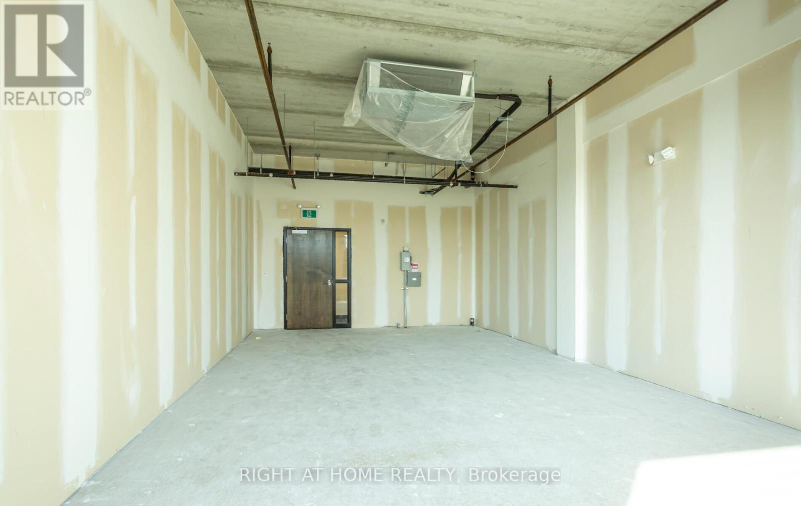 212 - 1670 North Service Road E, Oakville (Qe Queen Elizabeth), Ontario  L6H 7G3 - Photo 16 - W12347407
