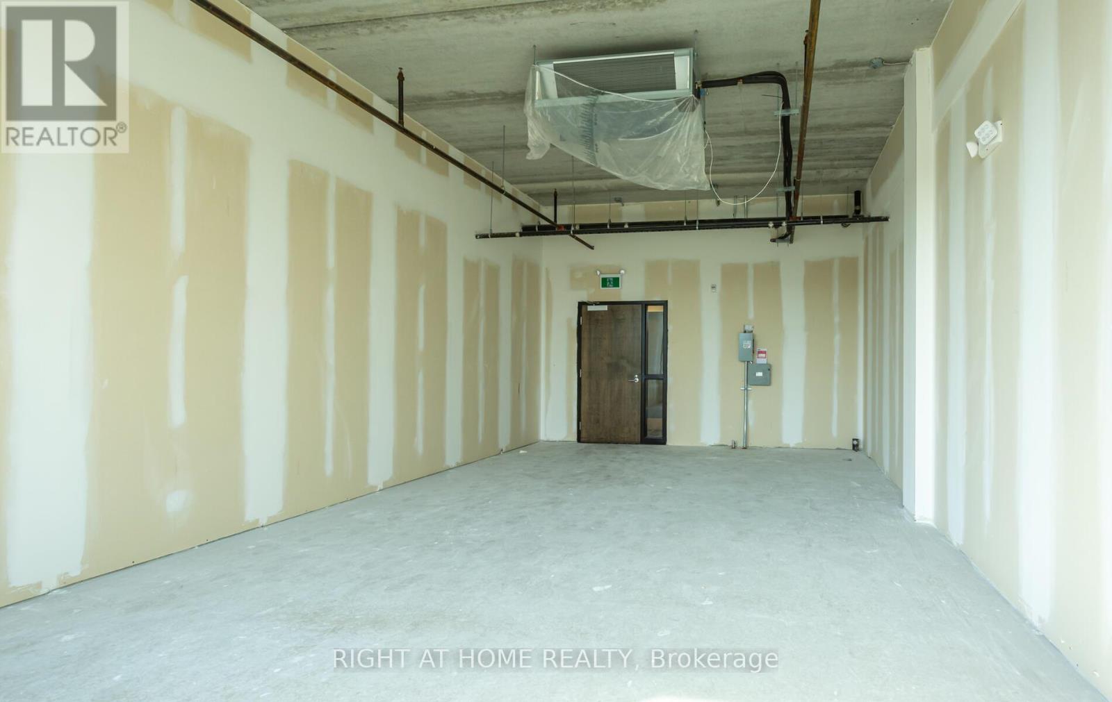 212 - 1670 North Service Road E, Oakville (Qe Queen Elizabeth), Ontario  L6H 7G3 - Photo 17 - W12347407