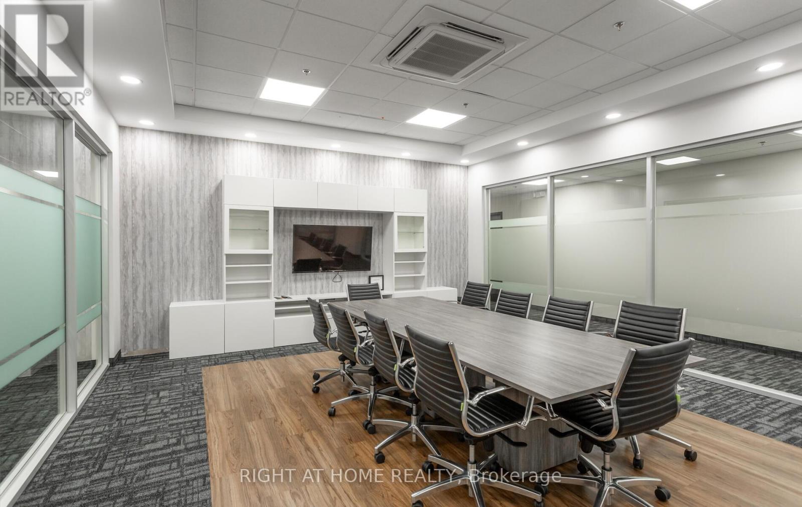 212 - 1670 North Service Road E, Oakville (Qe Queen Elizabeth), Ontario  L6H 7G3 - Photo 18 - W12347407