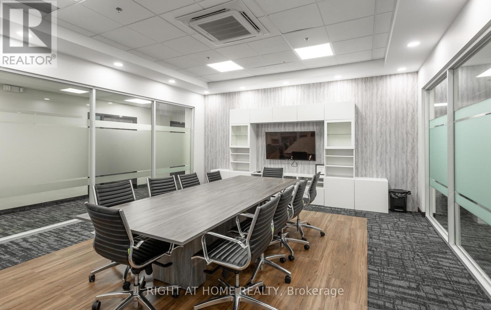212 - 1670 North Service Road E, Oakville (Qe Queen Elizabeth), Ontario  L6H 7G3 - Photo 19 - W12347407