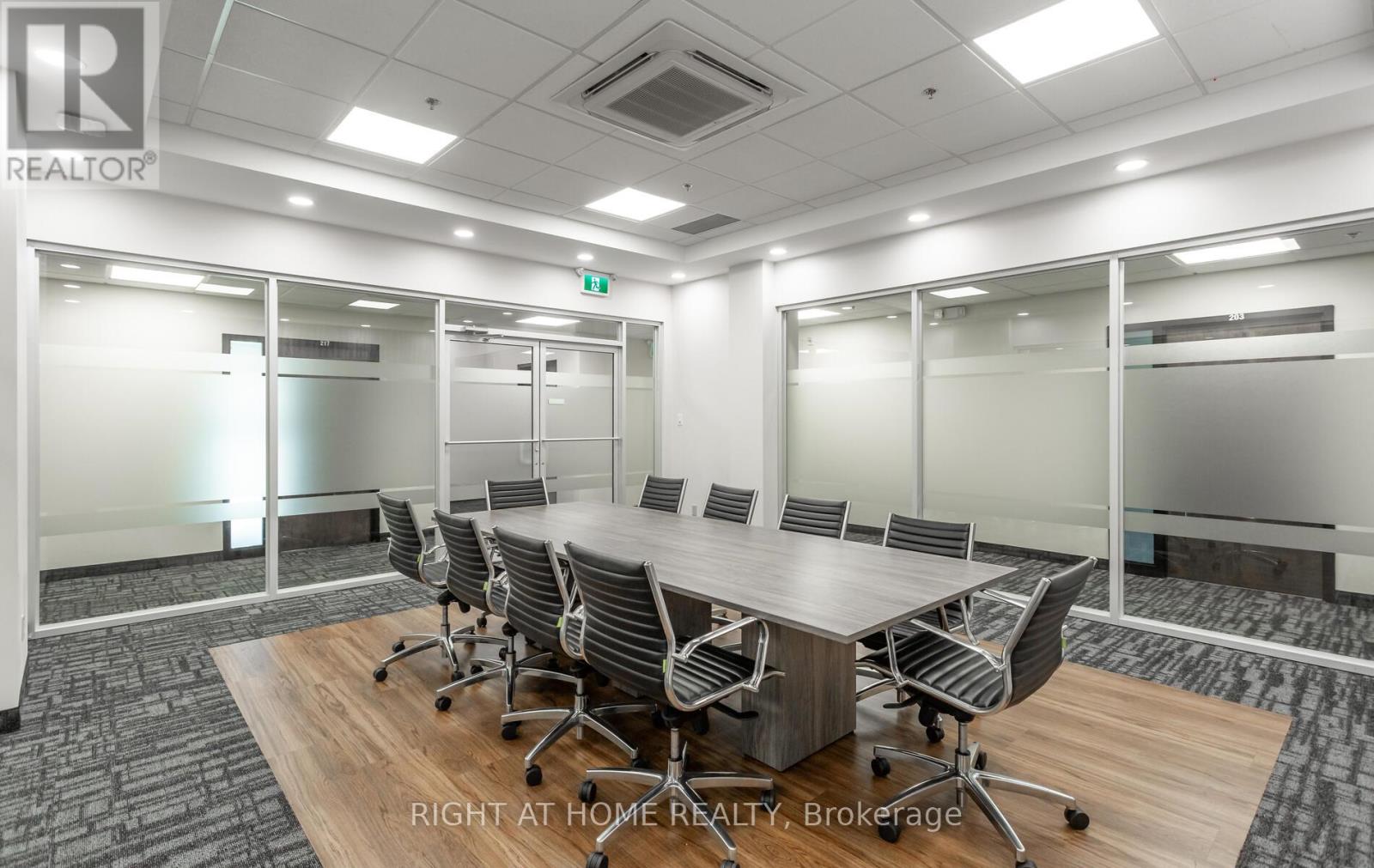 212 - 1670 North Service Road E, Oakville (Qe Queen Elizabeth), Ontario  L6H 7G3 - Photo 20 - W12347407
