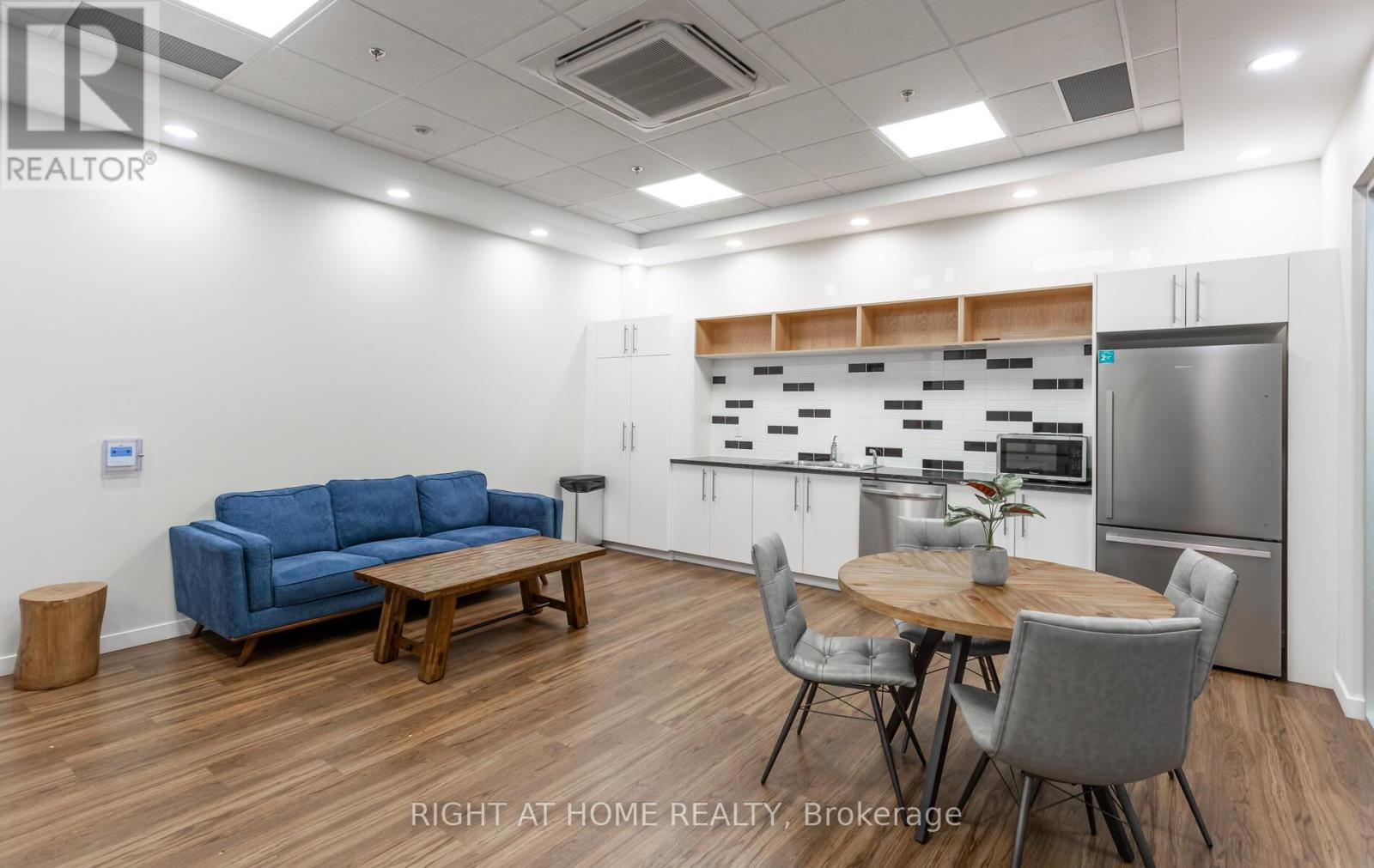 212 - 1670 North Service Road E, Oakville (Qe Queen Elizabeth), Ontario  L6H 7G3 - Photo 22 - W12347407