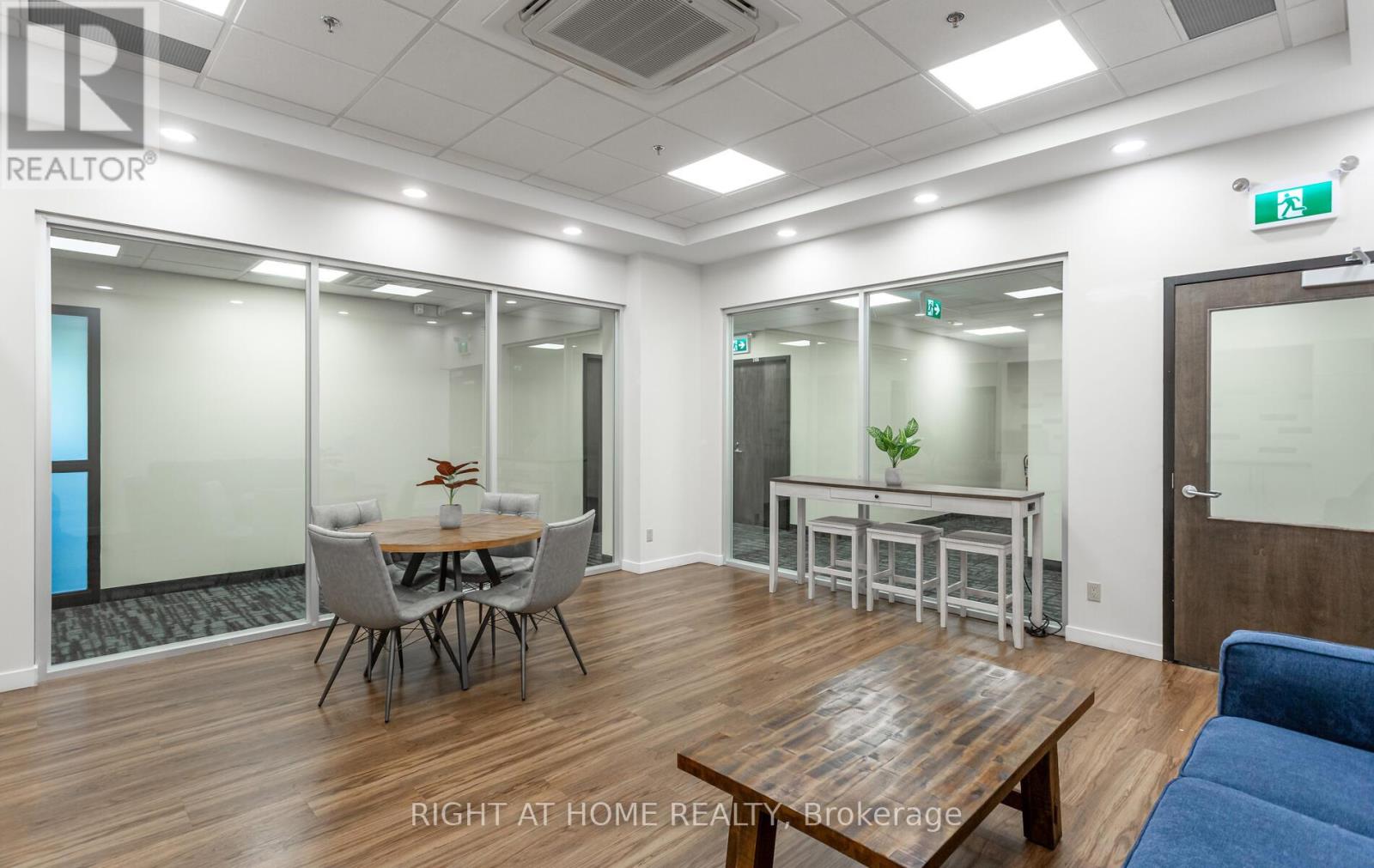 212 - 1670 North Service Road E, Oakville (Qe Queen Elizabeth), Ontario  L6H 7G3 - Photo 24 - W12347407