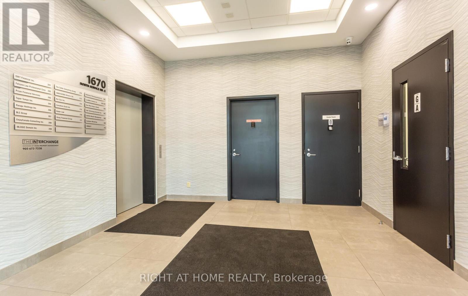 212 - 1670 North Service Road E, Oakville (Qe Queen Elizabeth), Ontario  L6H 7G3 - Photo 8 - W12347407