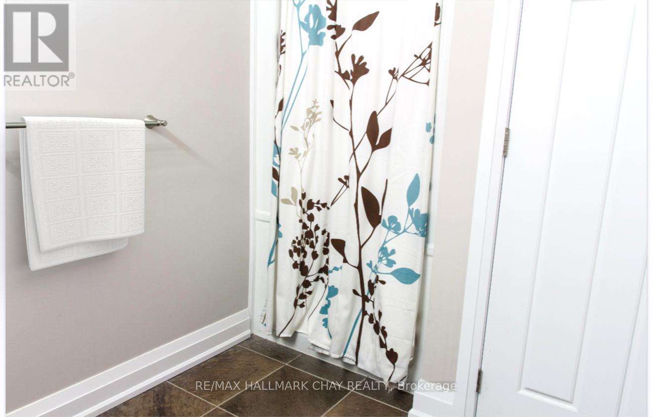 3939 Wood Avenue, Severn (West Shore), Ontario  L3V 0T9 - Photo 31 - S12347365