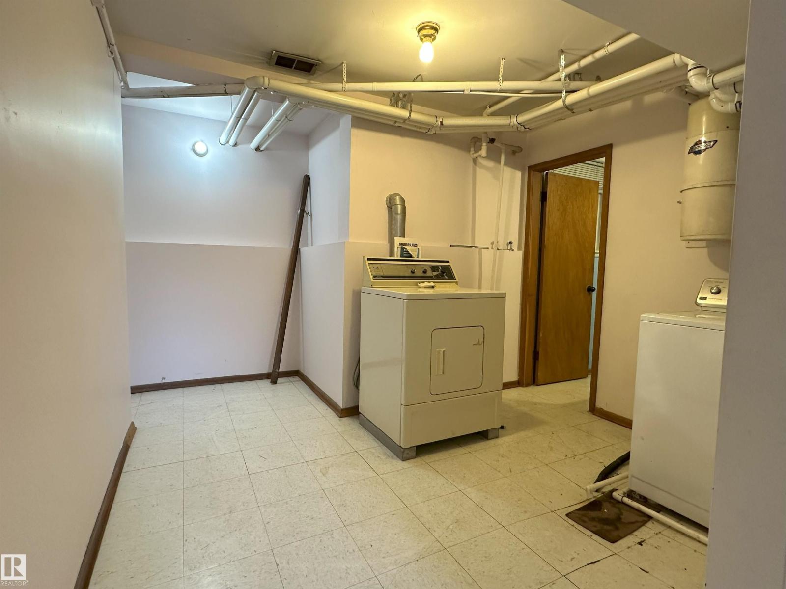9108 112 Av Nw, Edmonton, Alberta  T5B 0H3 - Photo 38 - E4448616