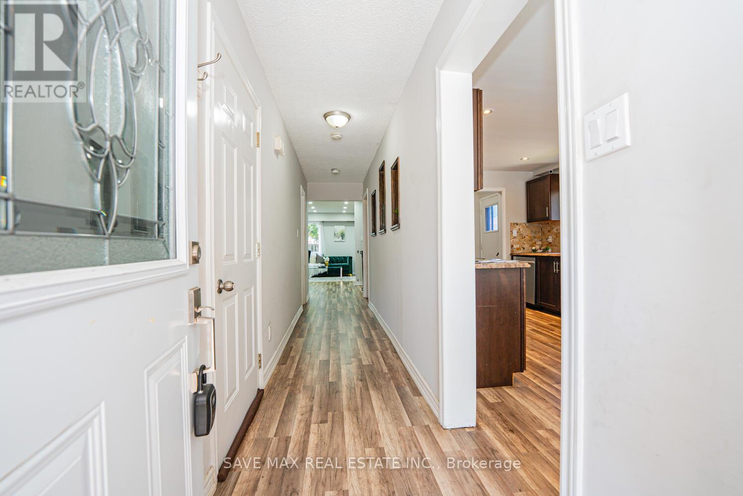 Property at 8 JOANNE COURT image 5