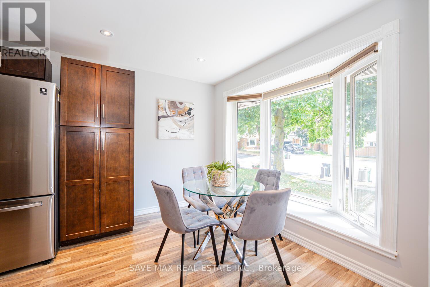 8 Joanne Court, Brampton, Ontario  L6Y 2J8 - Photo 7 - W12345700