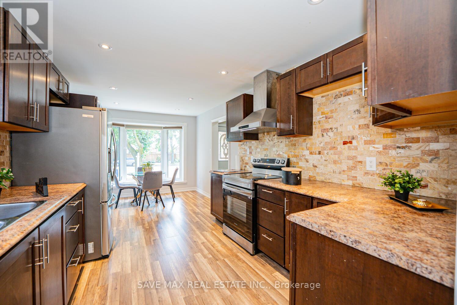 8 Joanne Court, Brampton, Ontario  L6Y 2J8 - Photo 11 - W12345700