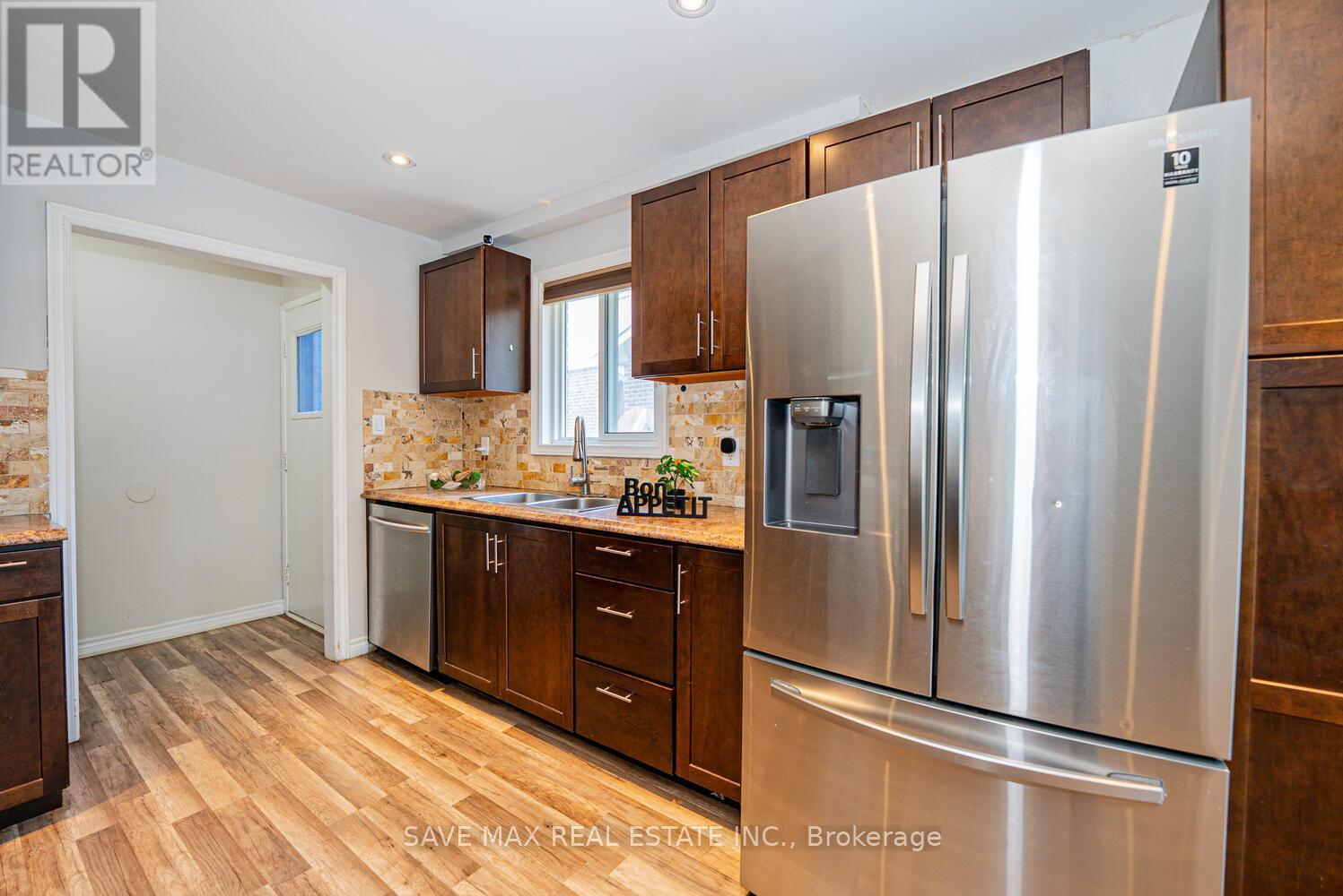 8 Joanne Court, Brampton, Ontario  L6Y 2J8 - Photo 10 - W12345700