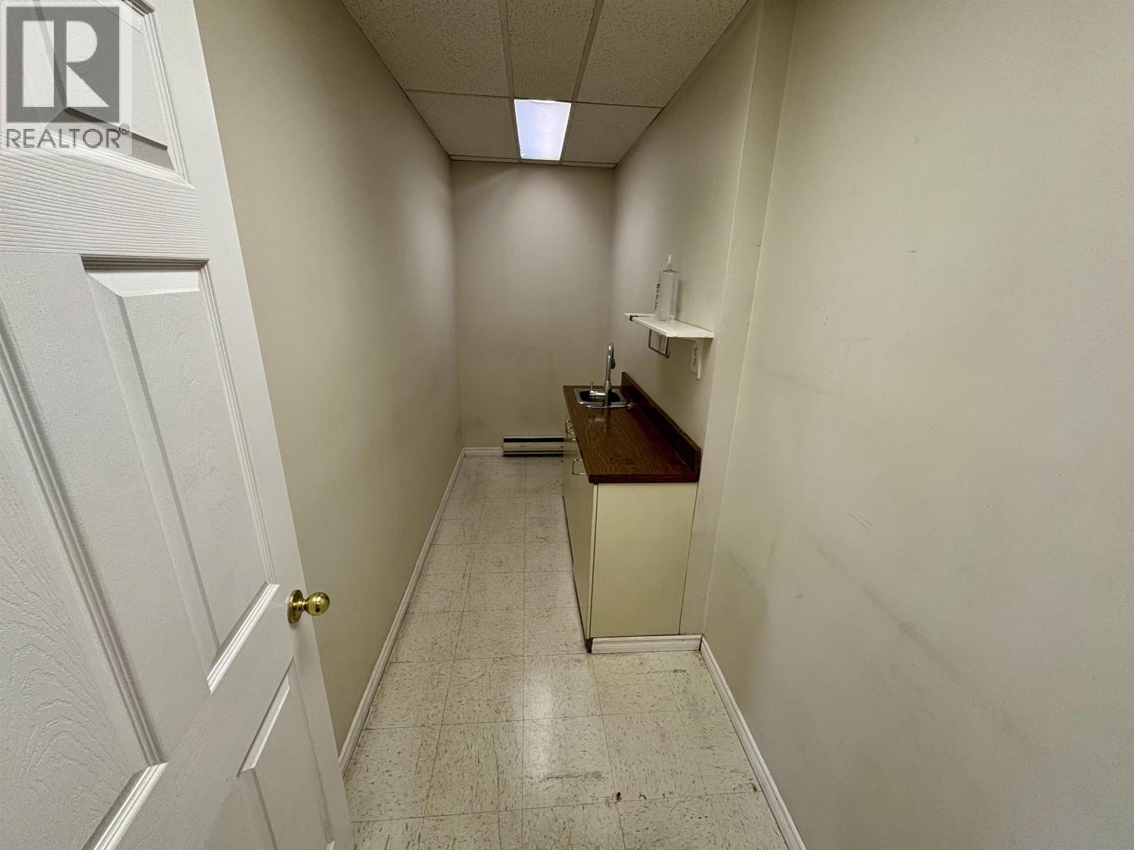 2431 Canoe Avenue, Coquitlam, British Columbia  V3K 6A9 - Photo 8 - C8071505