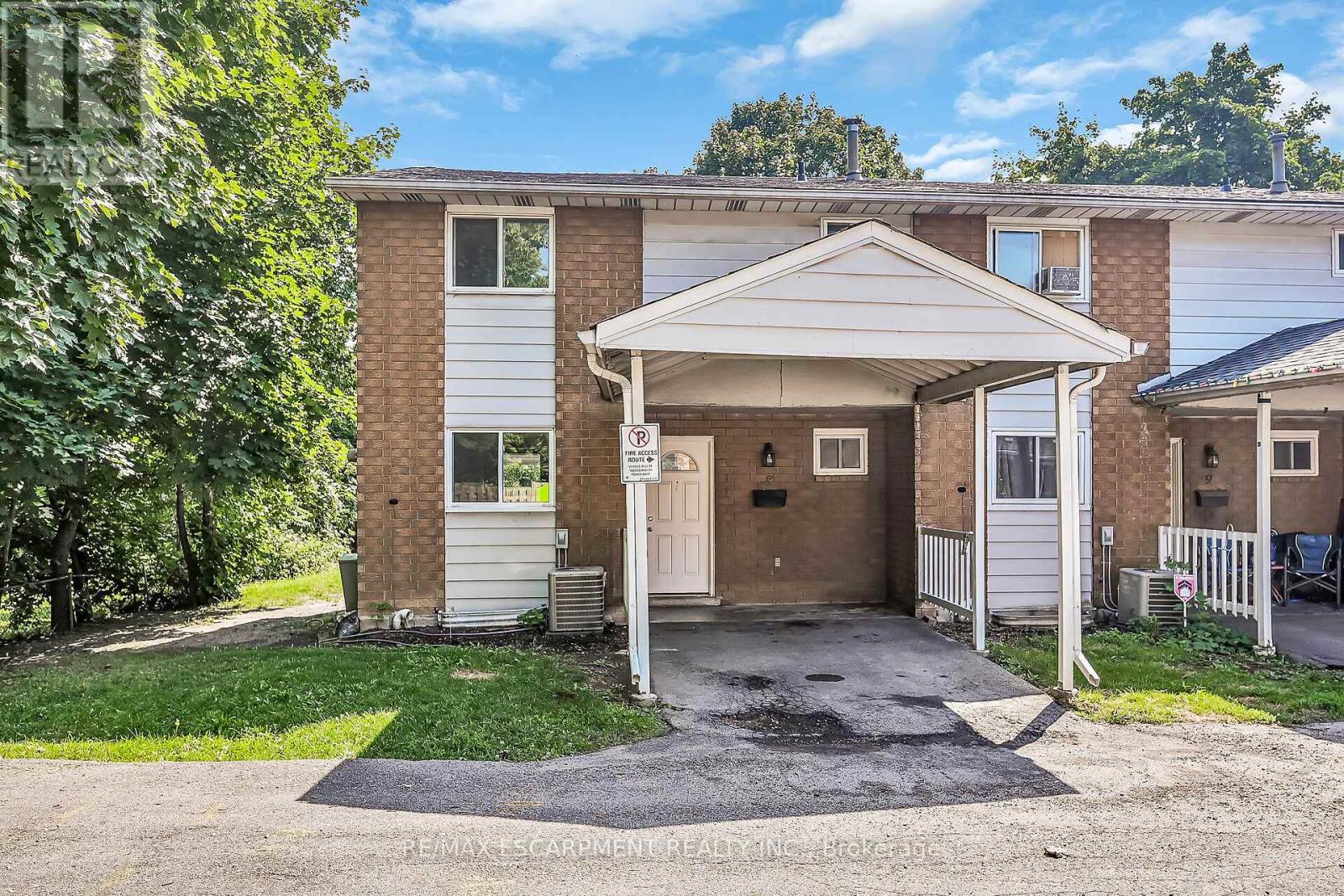 Property at 8 - 125 LIMERIDGE ROAD W image 2