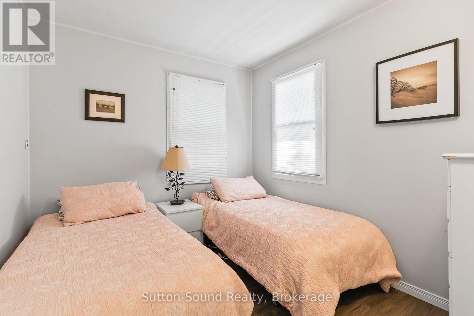 606 Mallory Beach Road, South Bruce Peninsula, Ontario  N0H 2T0 - Photo 18 - X12347463