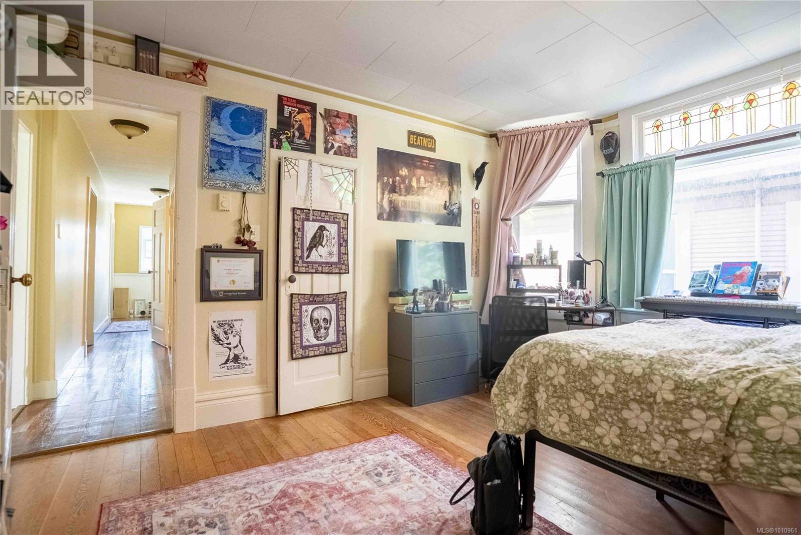 2329 Dowler Pl, Victoria, British Columbia  V8T 4H5 - Photo 8 - 1010961