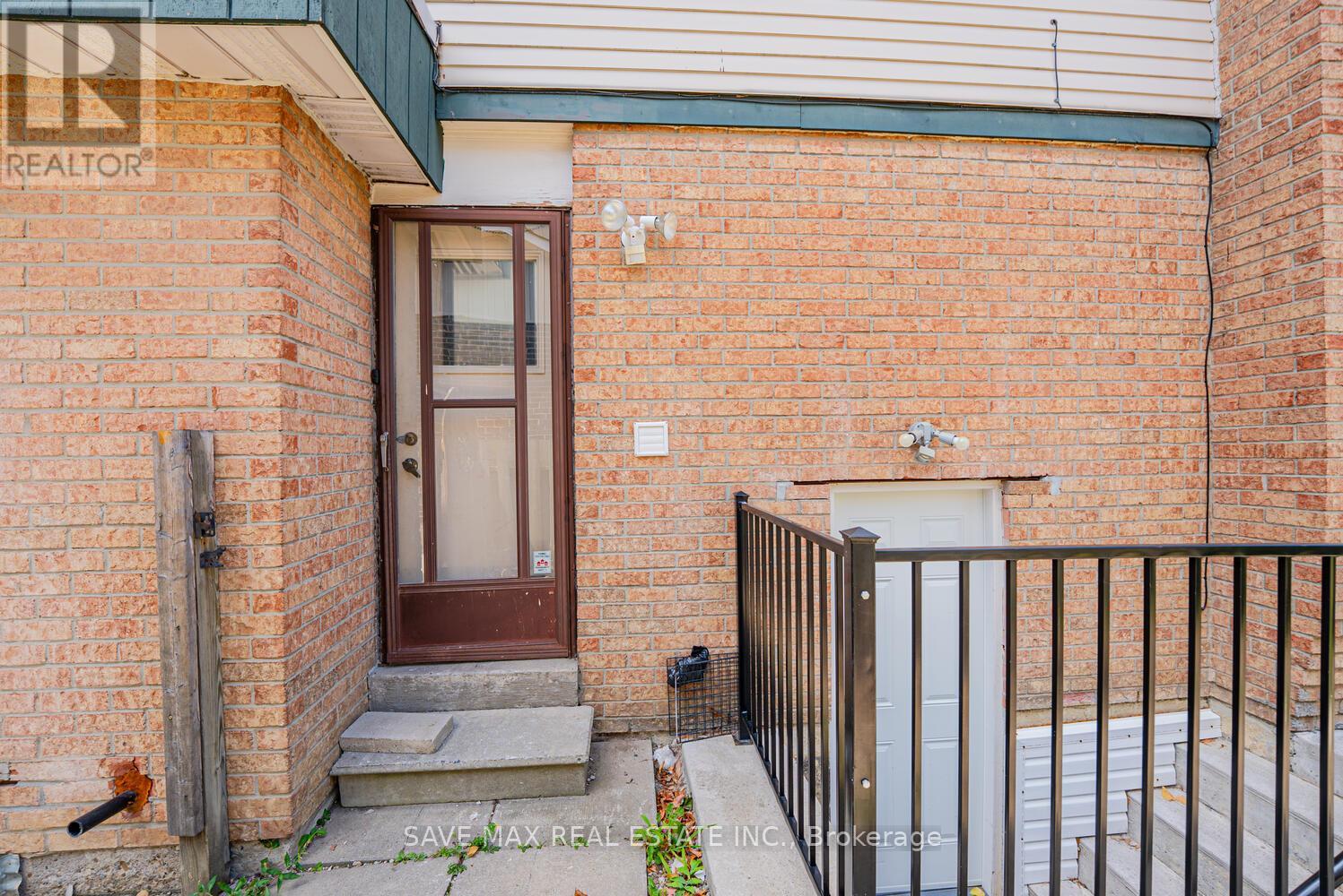 8 Joanne Court, Brampton, Ontario  L6Y 2J8 - Photo 49 - W12345700