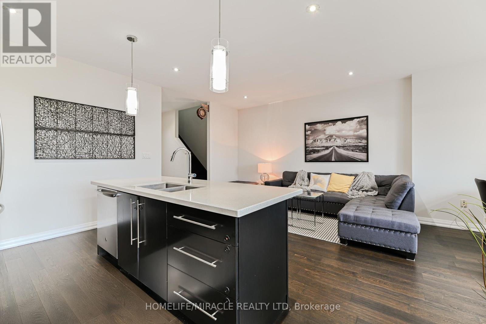15 - 35 Midhurst Heights, Hamilton, Ontario  L8J 0K9 - Photo 15 - X12346027