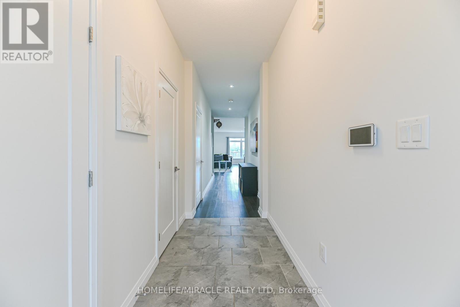 15 - 35 Midhurst Heights, Hamilton, Ontario  L8J 0K9 - Photo 4 - X12346027