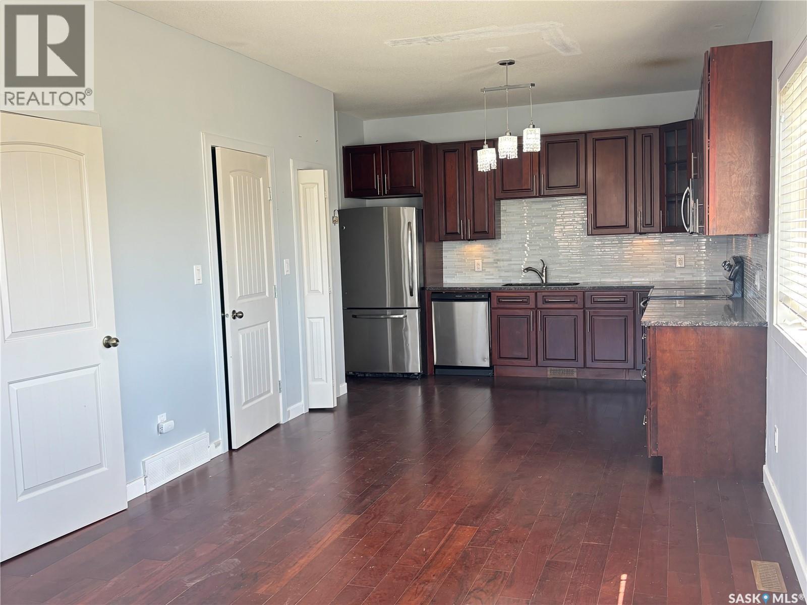 8 1703 Patrick Crescent, Saskatoon, Saskatchewan  S7W 0G1 - Photo 2 - SK015775