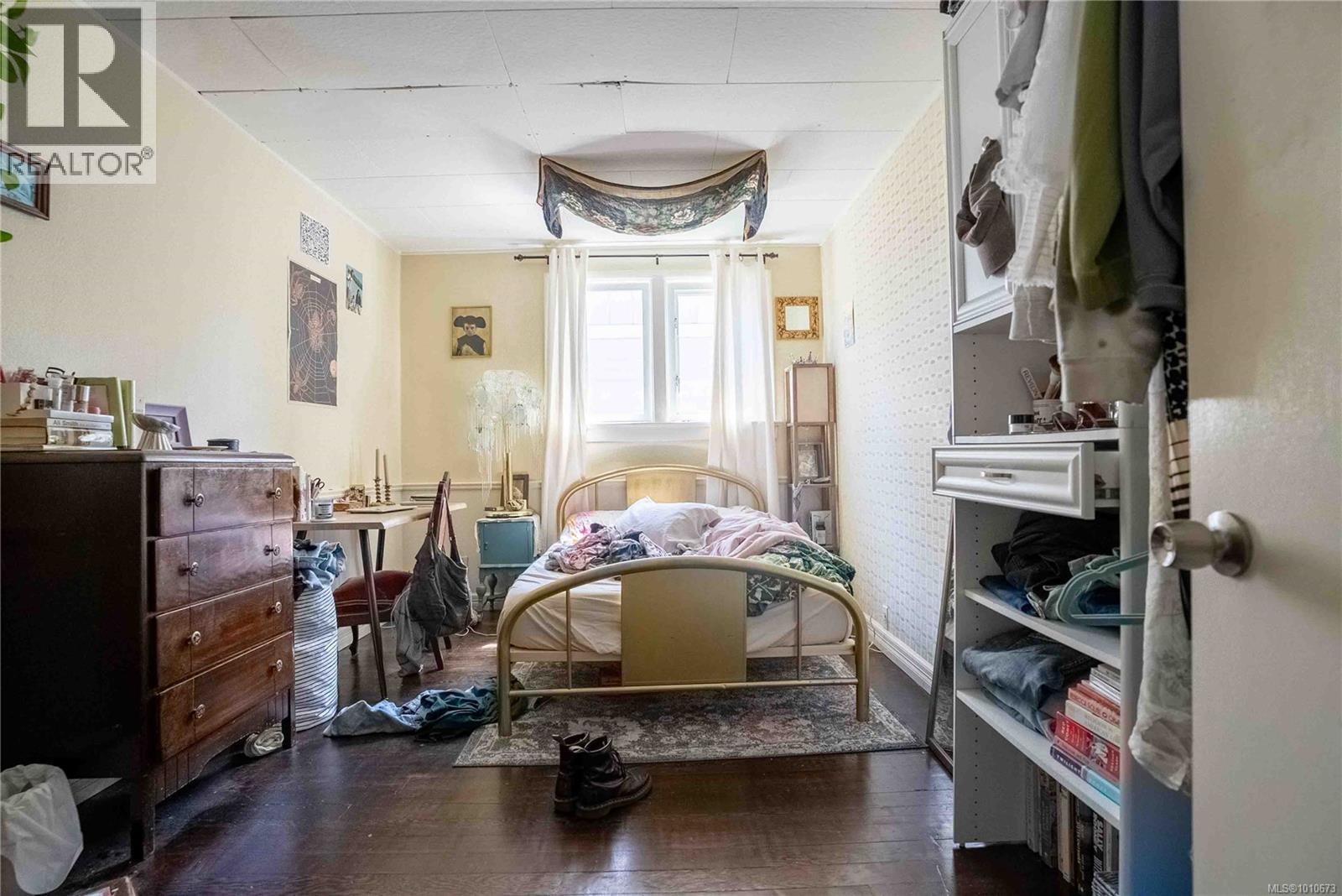 2329 Dowler Pl, Victoria, British Columbia  V8T 4H5 - Photo 10 - 1010673