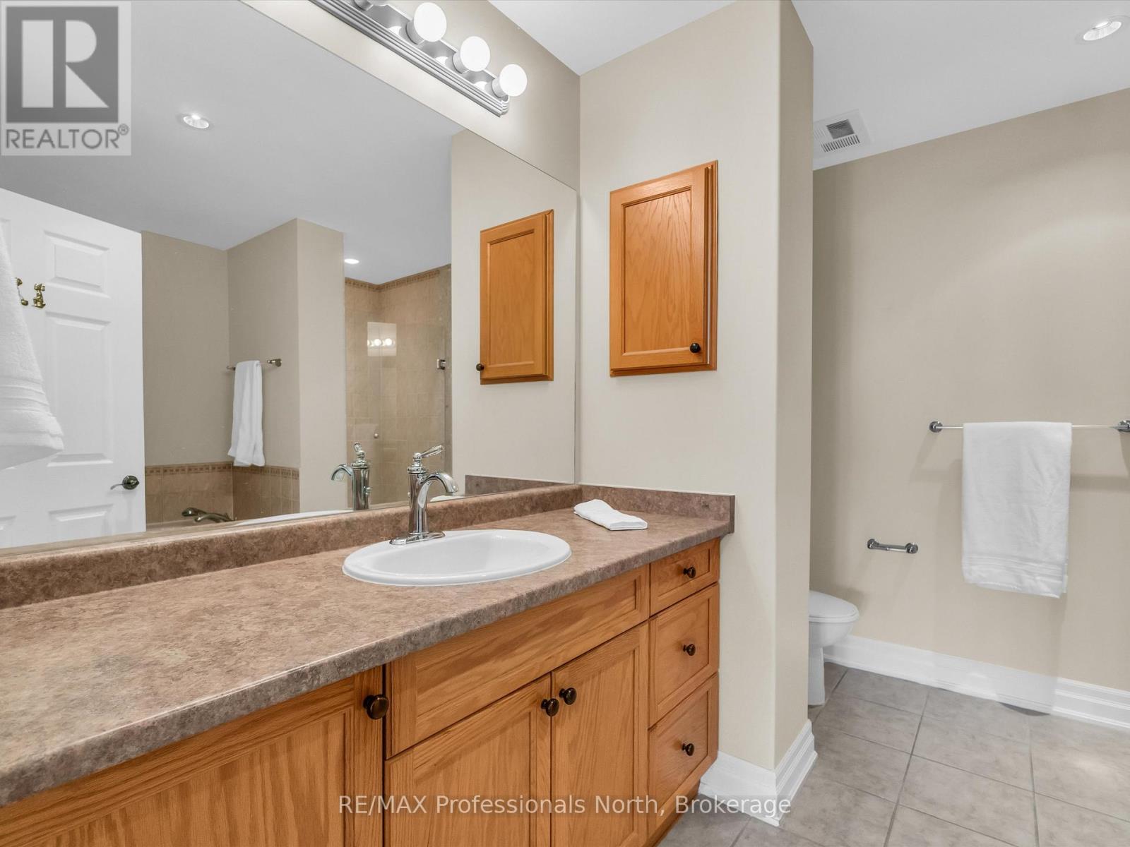 305 - 130 Steamship Bay Road, Gravenhurst, Ontario  P1P 1Z9 - Photo 18 - X12347565
