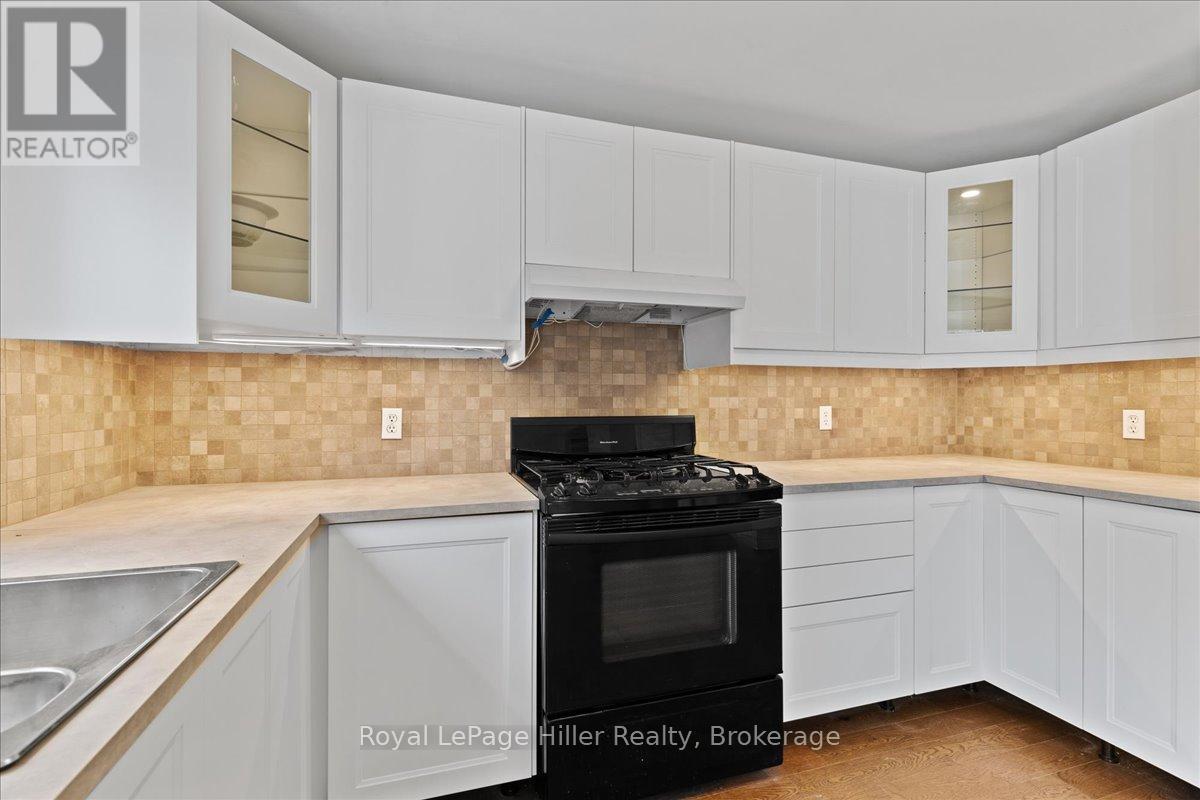 240 Dartmoor Crescent, Waterloo, Ontario  N2K 3S9 - Photo 15 - X12347600