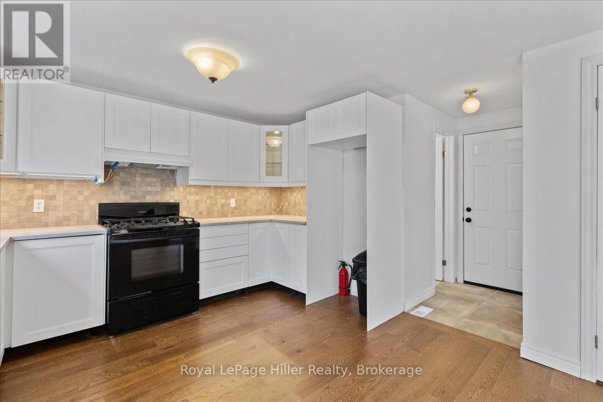 240 Dartmoor Crescent, Waterloo, Ontario  N2K 3S9 - Photo 17 - X12347600