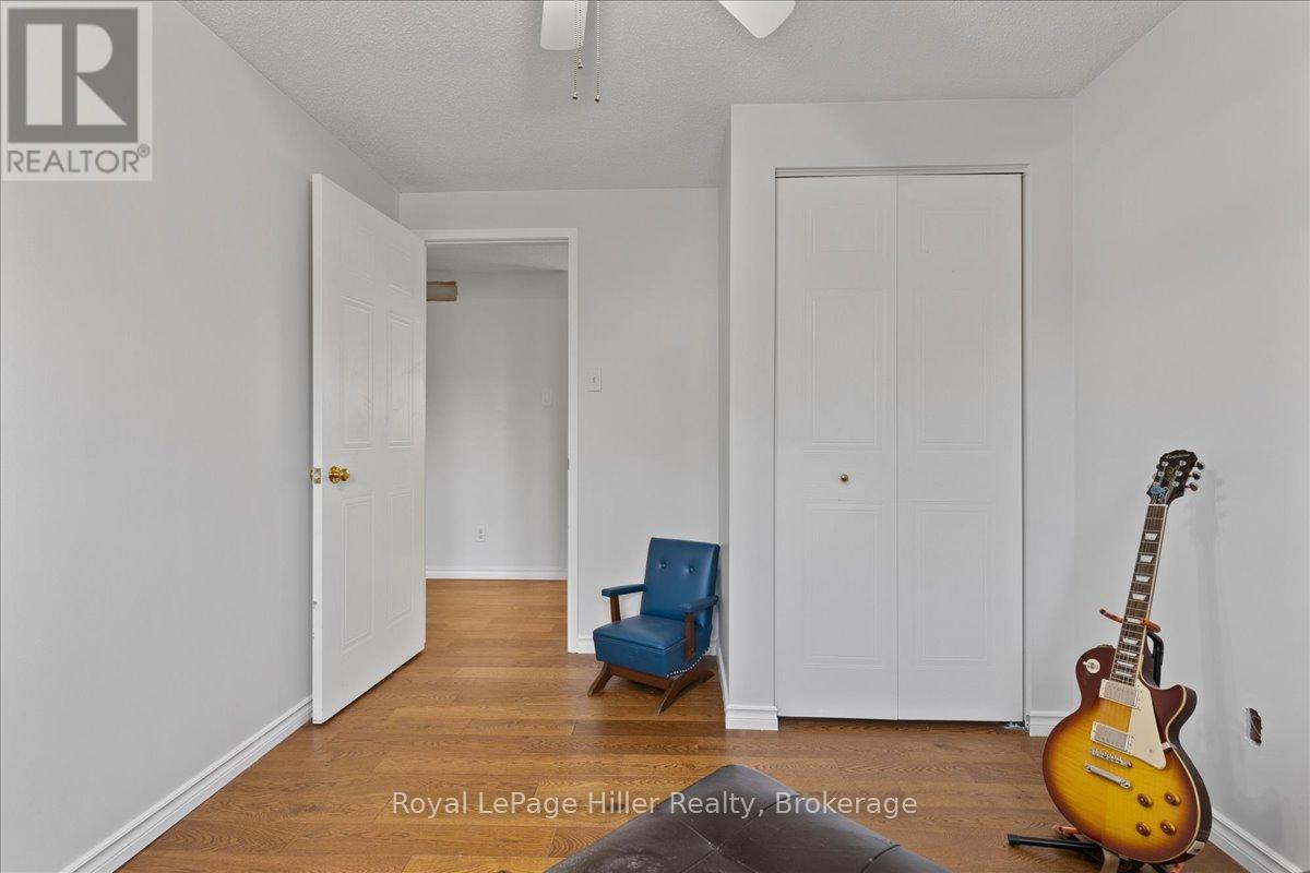 240 Dartmoor Crescent, Waterloo, Ontario  N2K 3S9 - Photo 25 - X12347600