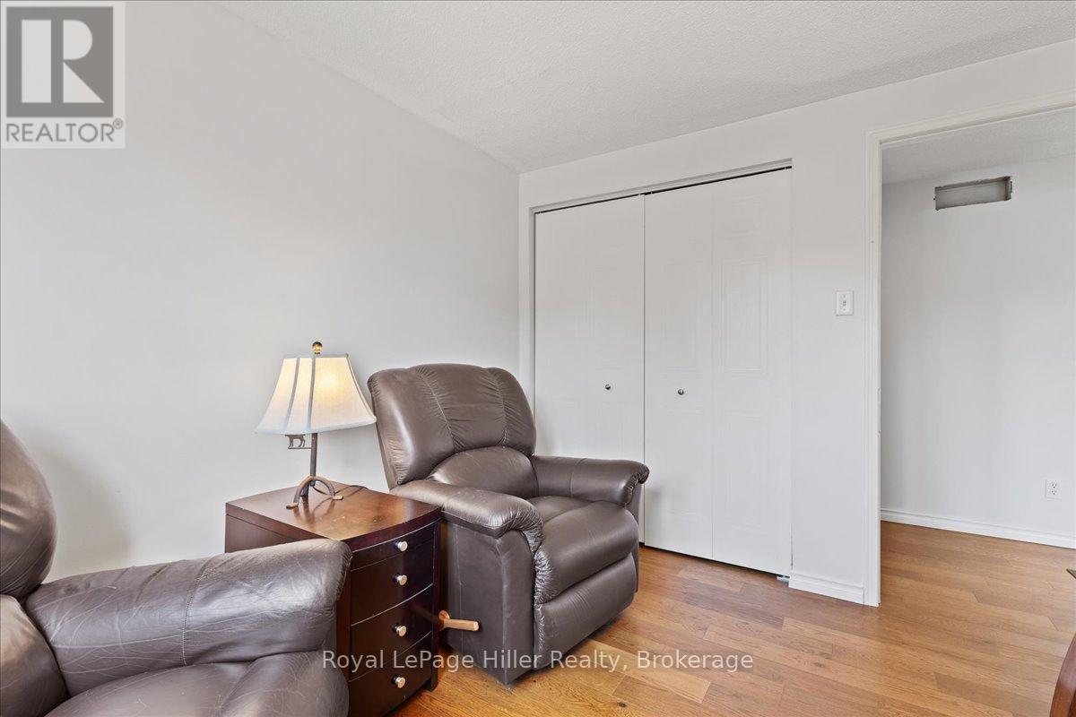 240 Dartmoor Crescent, Waterloo, Ontario  N2K 3S9 - Photo 27 - X12347600