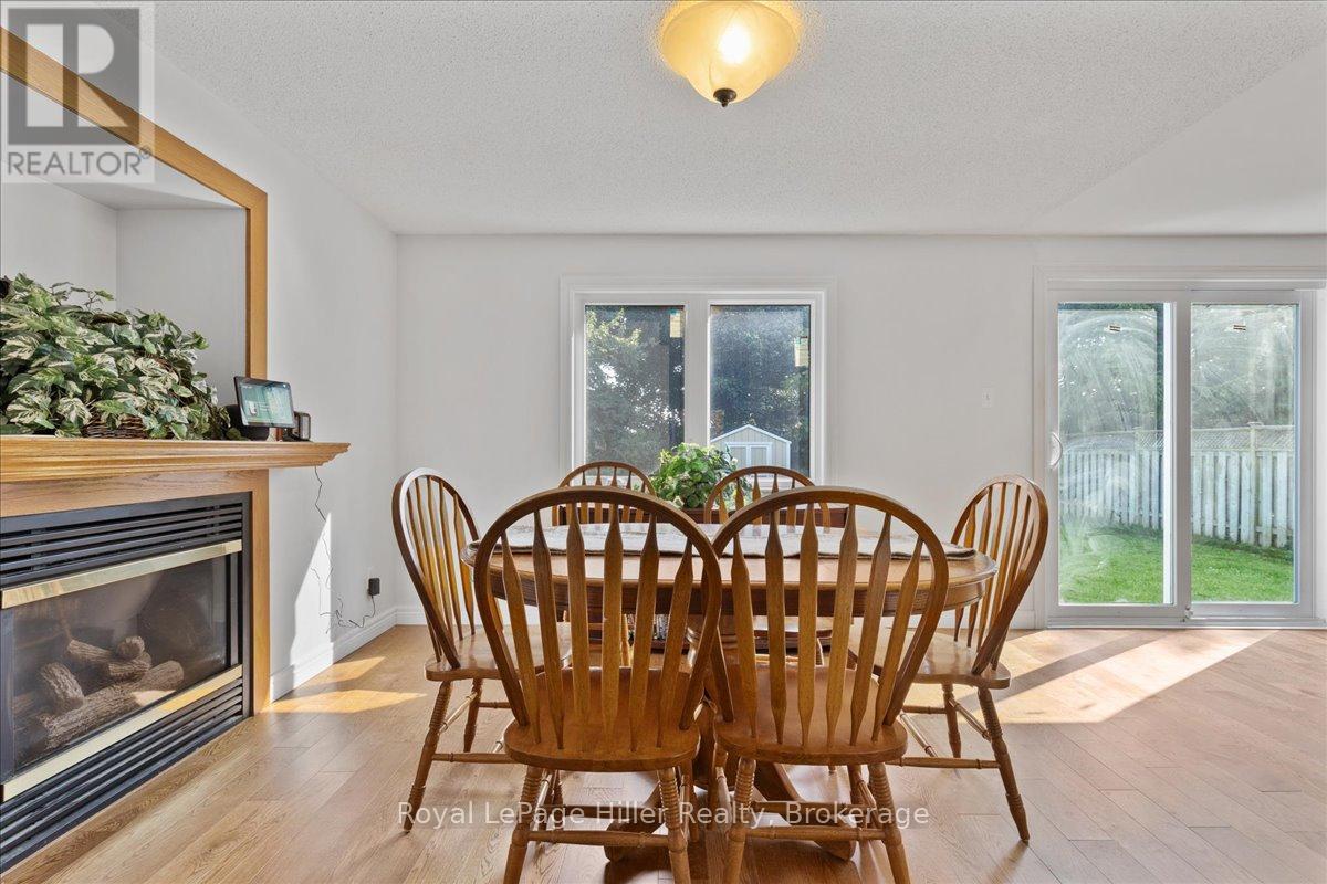 240 Dartmoor Crescent, Waterloo, Ontario  N2K 3S9 - Photo 9 - X12347600