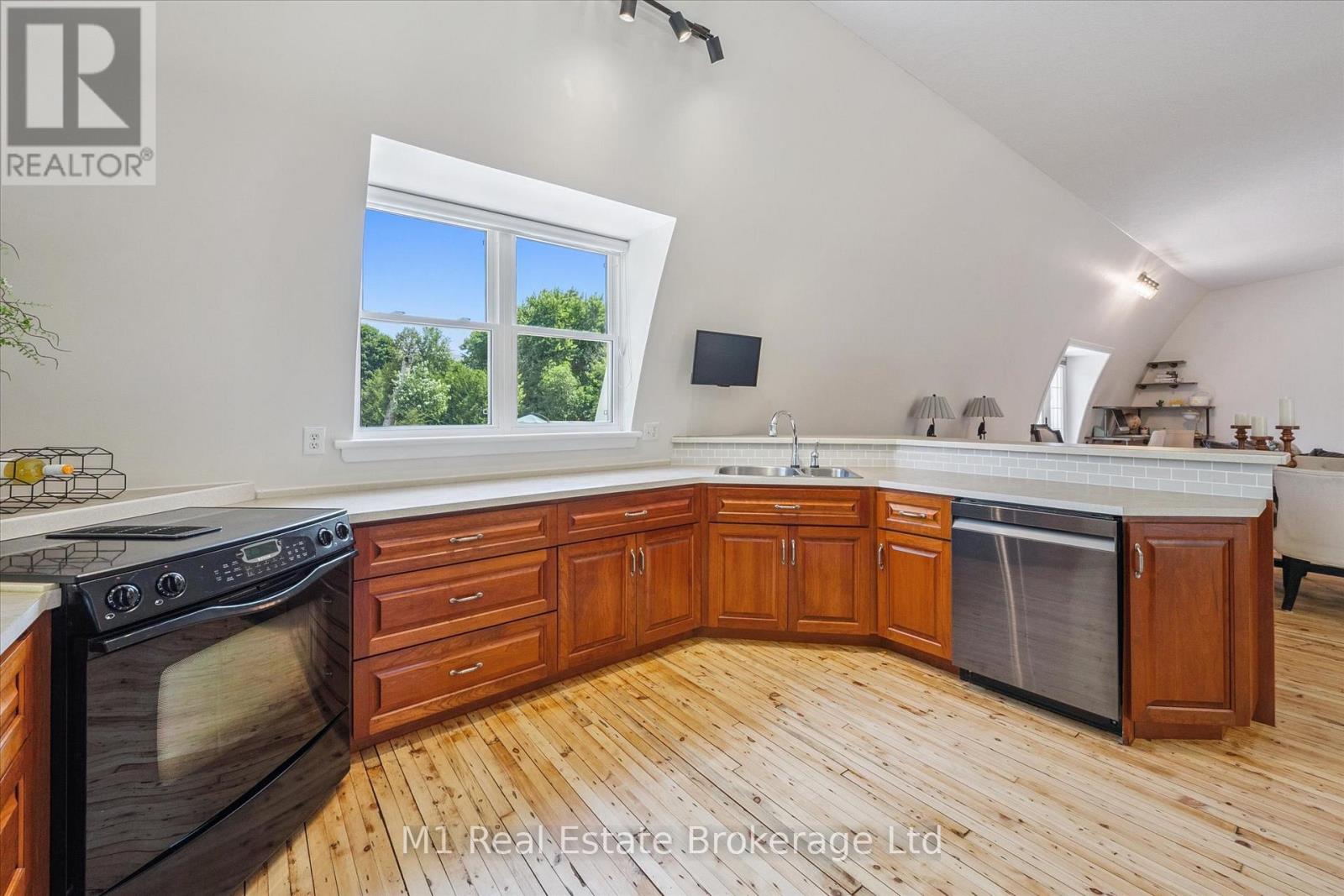 128 Wellington Road 7 Road, Centre Wellington, Ontario  N0B 1S0 - Photo 22 - X12347613