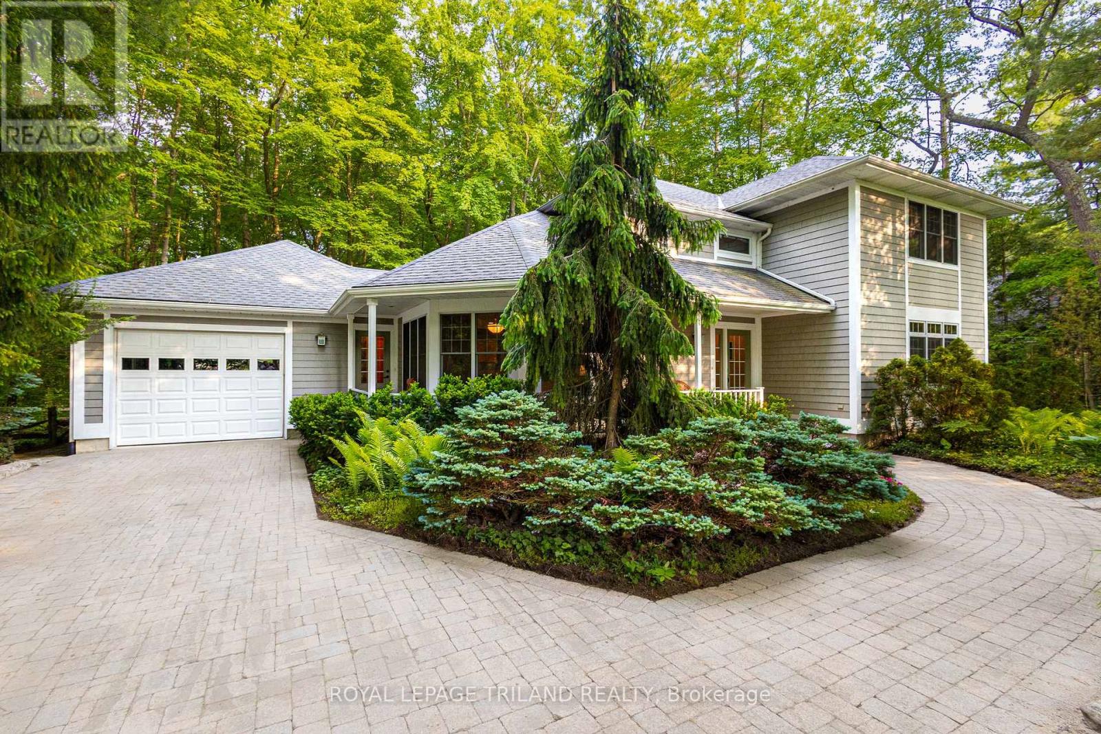 10221 Shoreline Drive, Lambton Shores, Ontario  N0M 1T0 - Photo 1 - X12347595