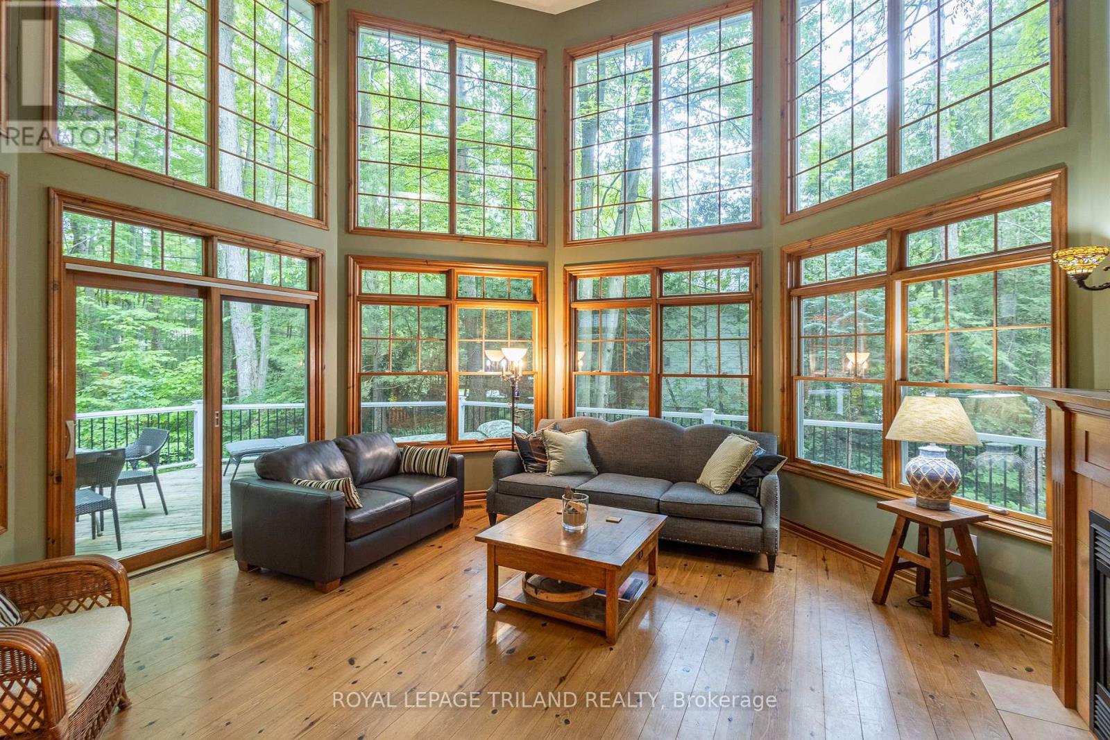 10221 Shoreline Drive, Lambton Shores, Ontario  N0M 1T0 - Photo 12 - X12347595