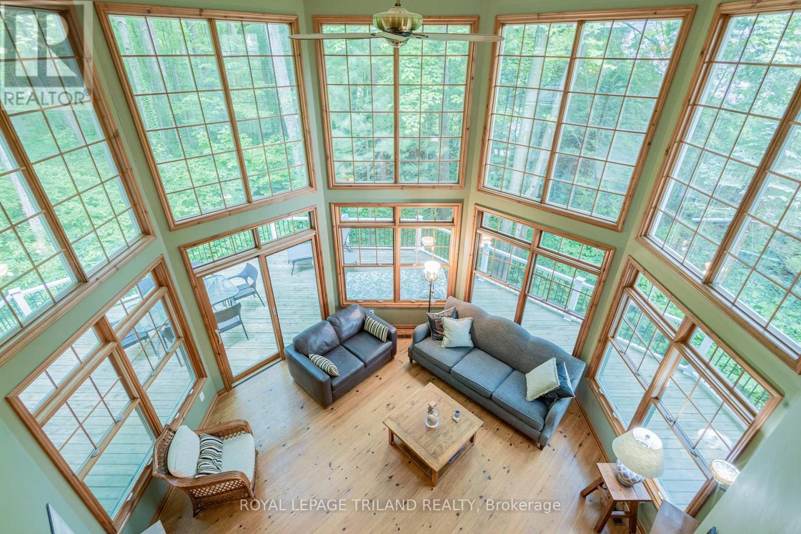 10221 Shoreline Drive, Lambton Shores, Ontario  N0M 1T0 - Photo 14 - X12347595
