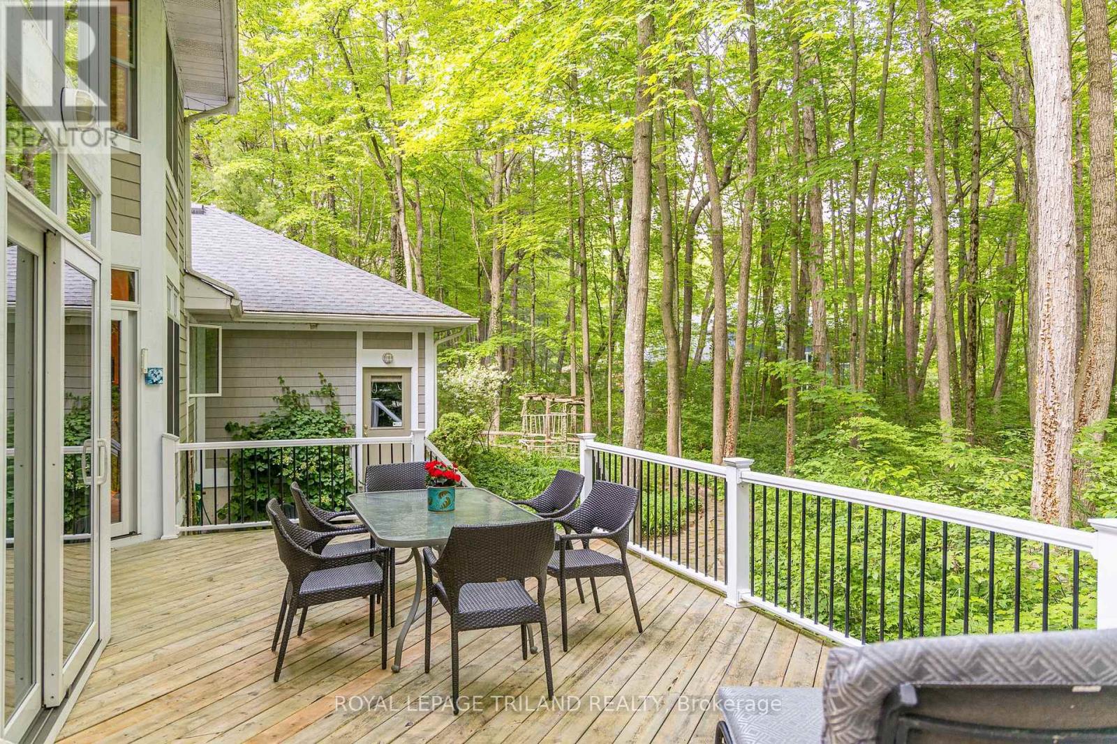 10221 Shoreline Drive, Lambton Shores, Ontario  N0M 1T0 - Photo 8 - X12347595