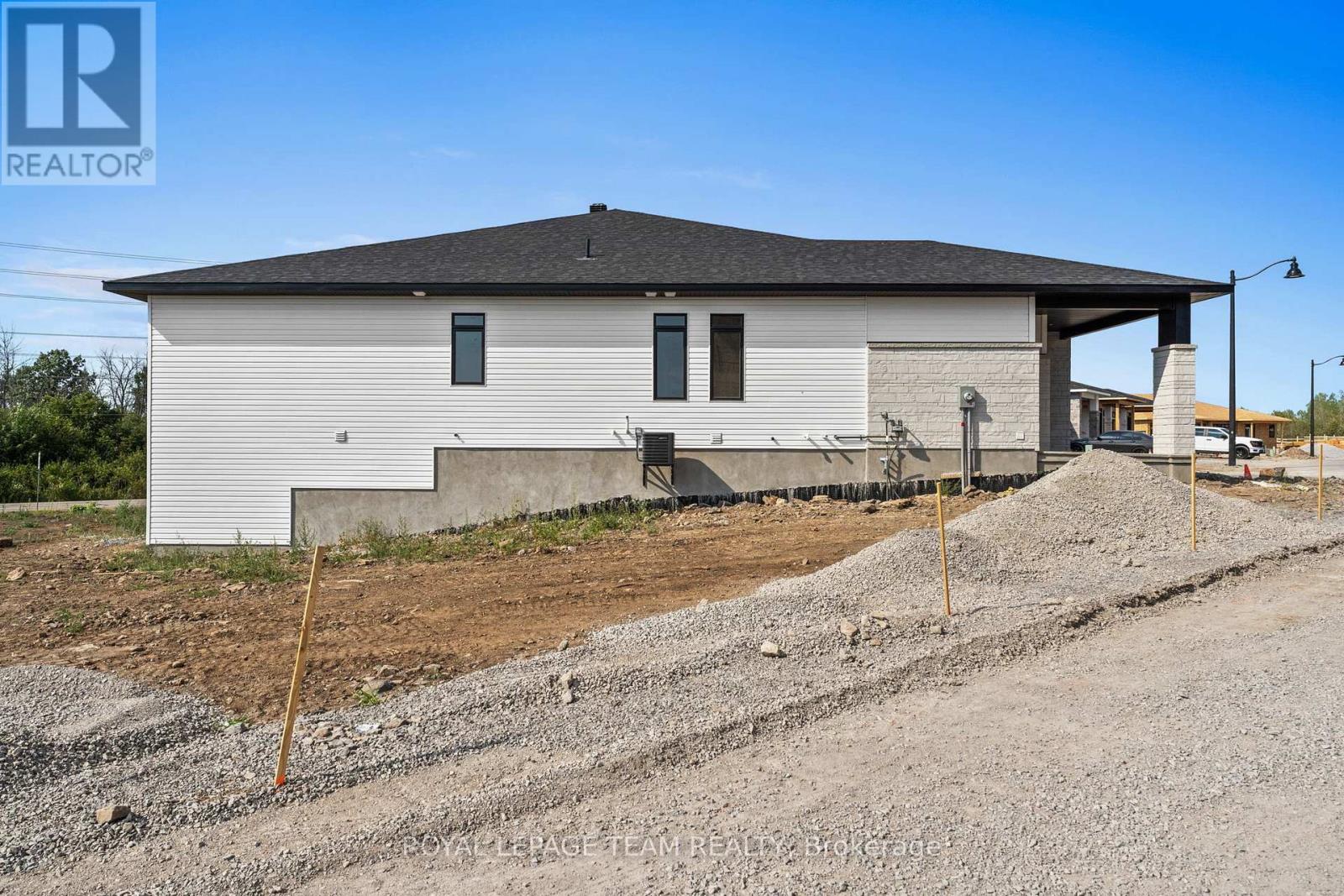 1076 Moore Street, Brockville, Ontario  K6V 7N1 - Photo 40 - X12347622