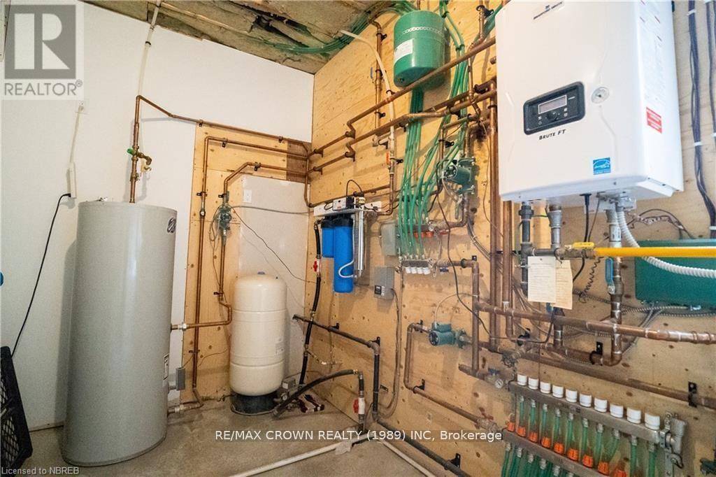 24 Sun Valley Way, Powassan, Ontario P0H 1Z0 - Photo 31 - X12347519