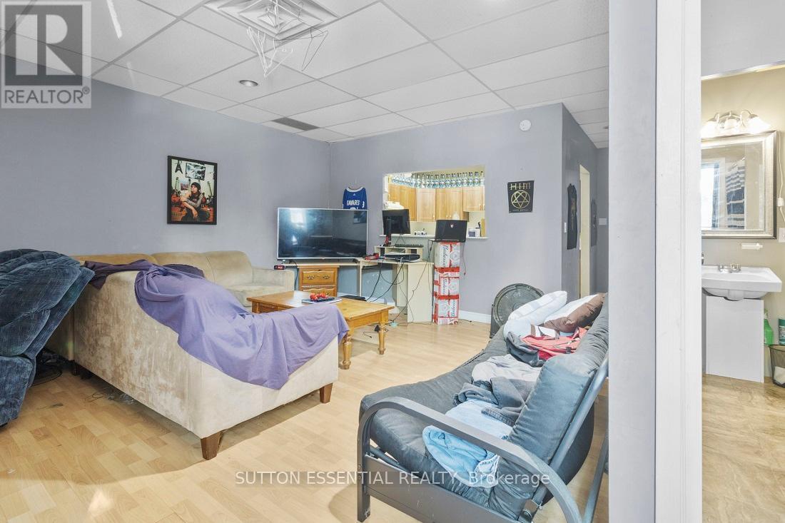 27 King Street E, Brockville, Ontario  K6V 1A7 - Photo 32 - X12347623