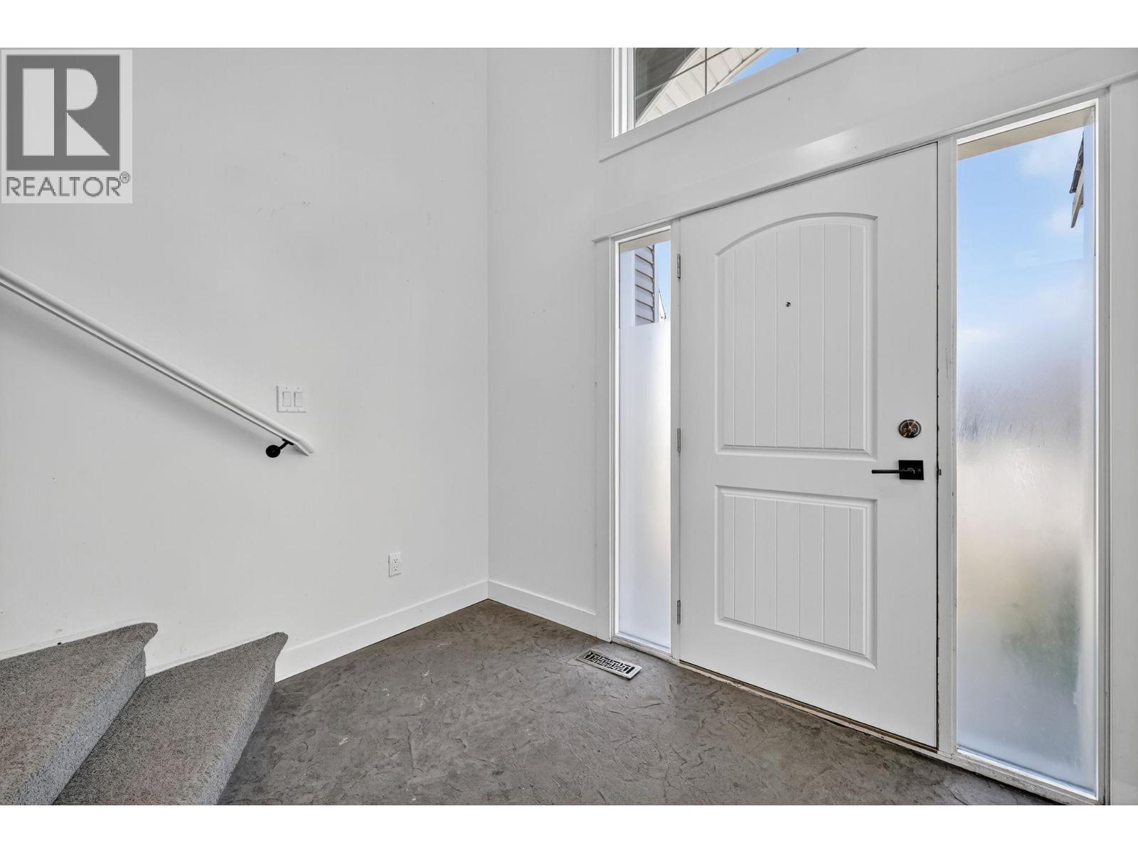 2043 Elkridge Drive, West Kelowna, British Columbia  V4T 3K1 - Photo 6 - 10357449