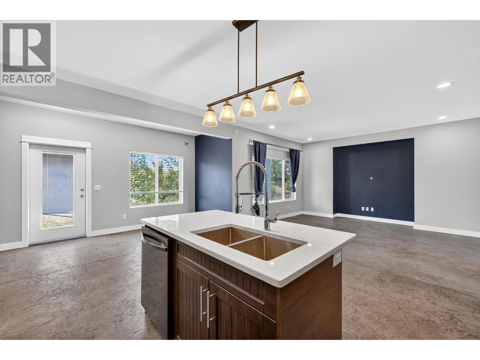 2043 Elkridge Drive, West Kelowna, British Columbia  V4T 3K1 - Photo 9 - 10357449