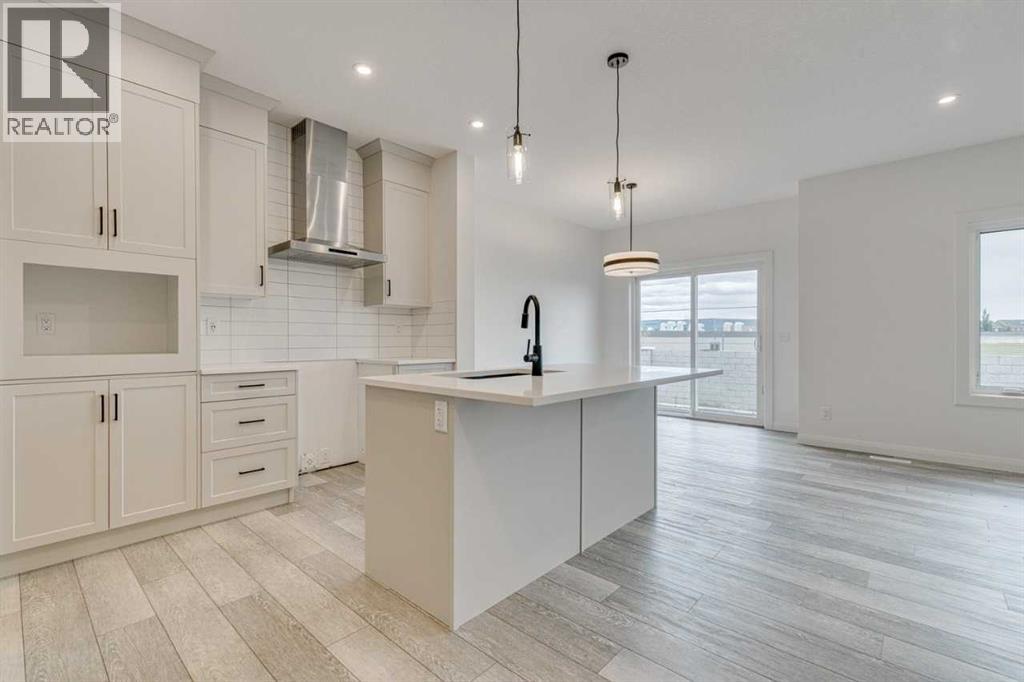 Property at 260 Dawson Wharf Crescent image 2