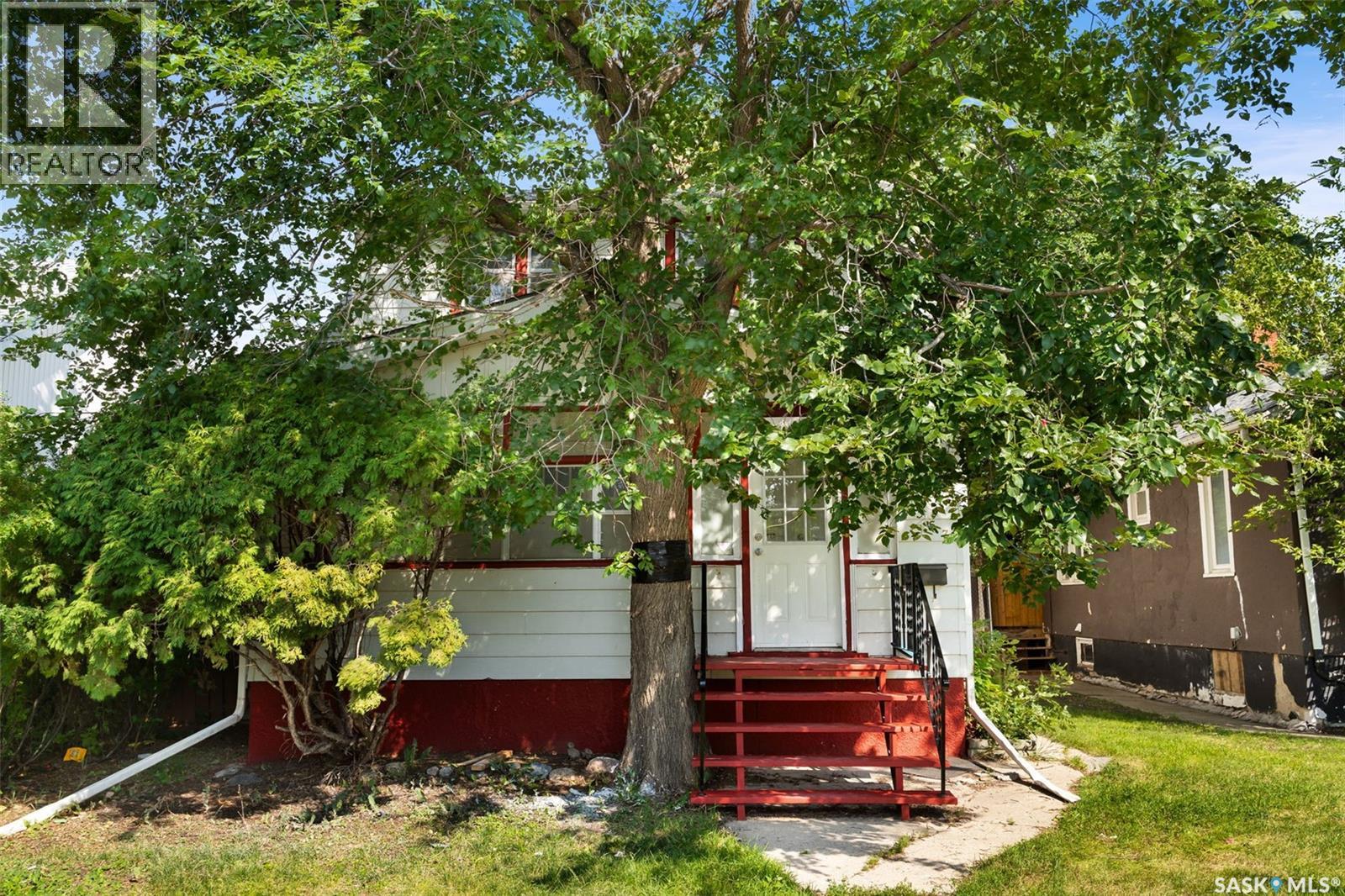 1357 Elphinstone Street, Regina, Saskatchewan  S4T 3M5 - Photo 2 - SK015739