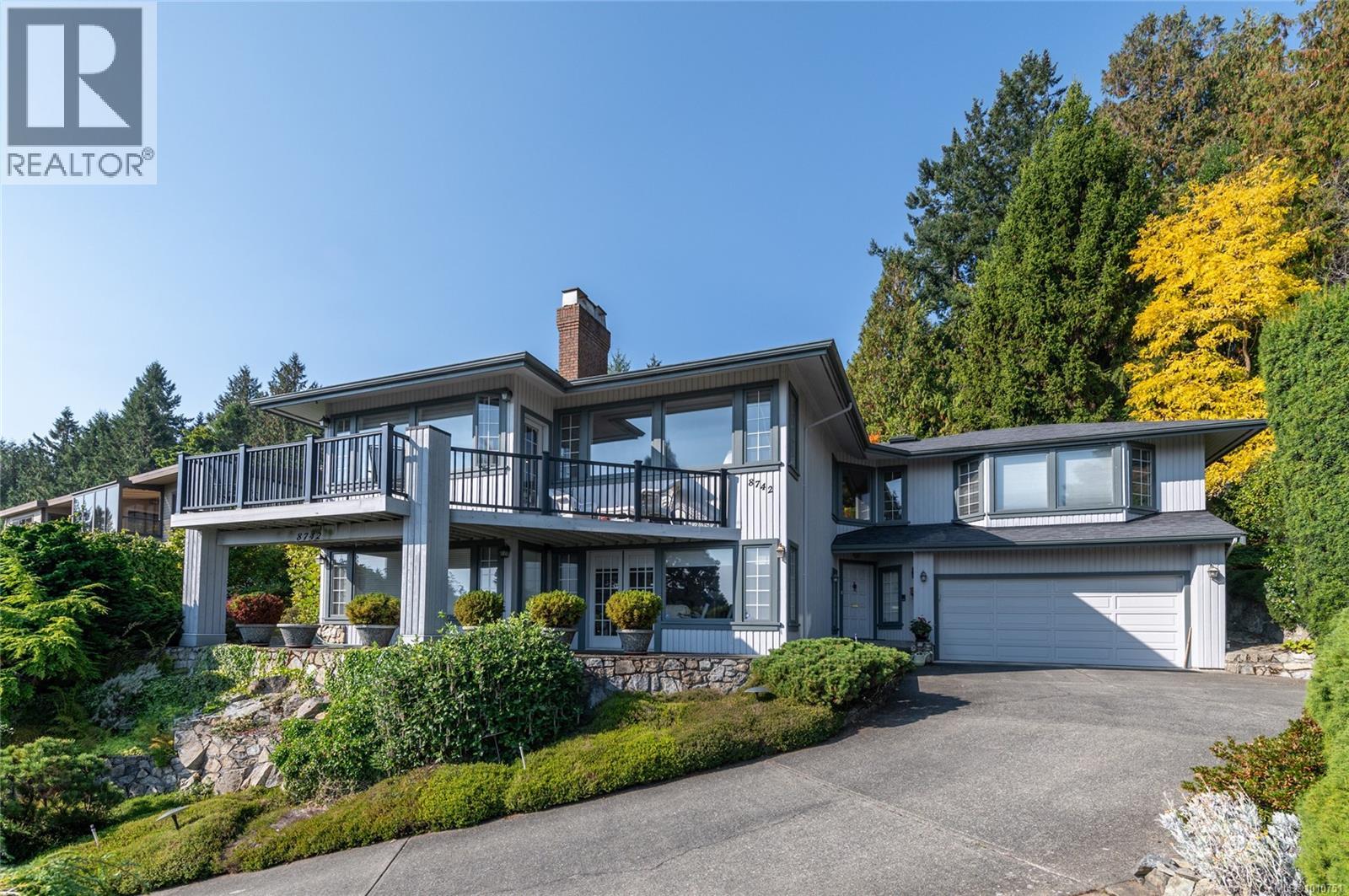 8742 Pender Park Dr, North Saanich, British Columbia