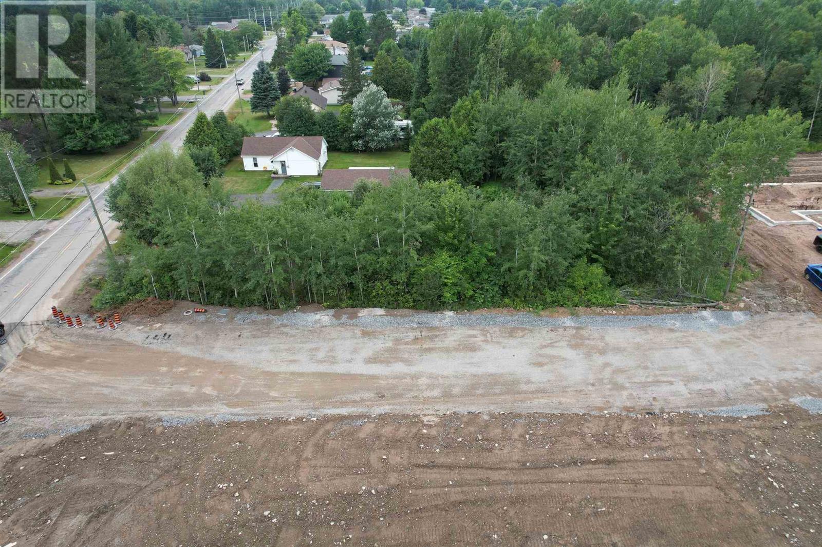3870 Queen St E, Sault Ste. Marie, Ontario  P6A 5K6 - Photo 6 - SM252272