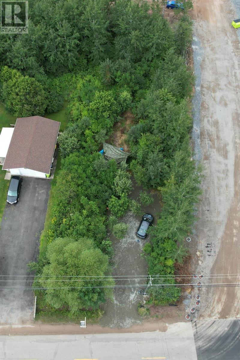 3870 Queen St E, Sault Ste. Marie, Ontario  P6A 5K6 - Photo 9 - SM252272