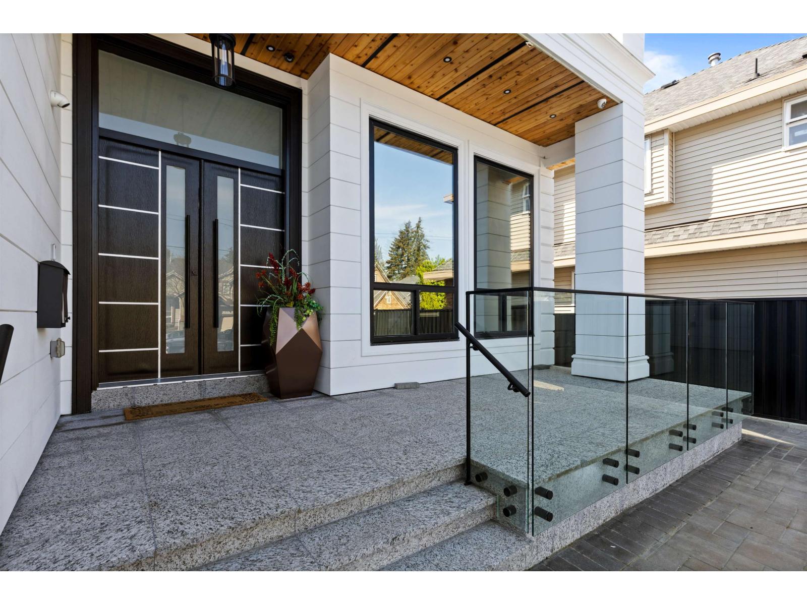 Property at 10851 130 STREET image 3