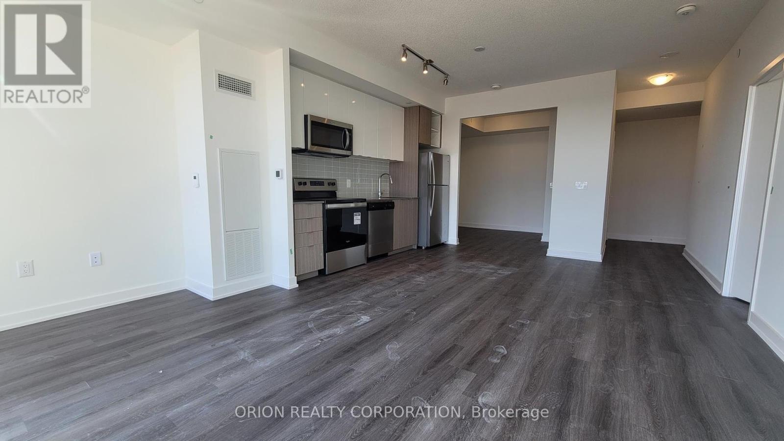 613 - 859 The Queensway, Toronto (Stonegate-Queensway), Ontario  M8Z 1N8 - Photo 7 - W12347523